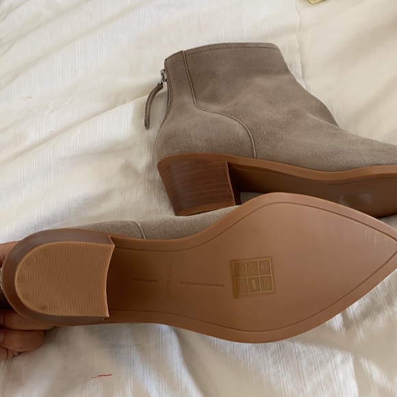 NEW Dolce Vita 9.5 Suede Ankle Boot - Picture 4 of 10